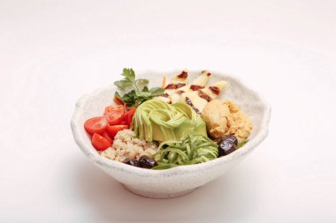 Taze salata tabağı ile karışık yeşillik