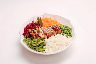 Taze salata tabağı ile karışık yeşillik