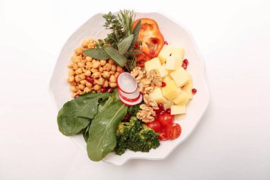 Taze salata tabağı ile karışık yeşillik