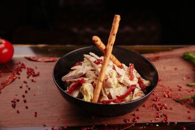 Taze salata tabağı ile karışık yeşillik