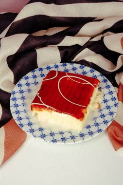 Masada lezzetli bir pasta var.