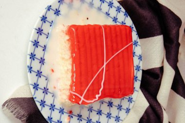 Masada lezzetli bir pasta var.