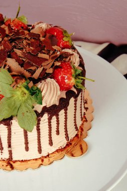 Masada lezzetli bir pasta var.