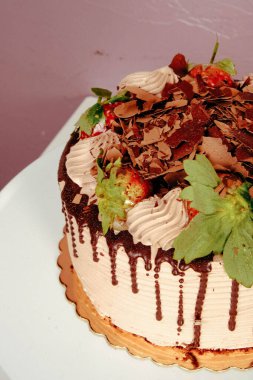 Masada lezzetli bir pasta var.