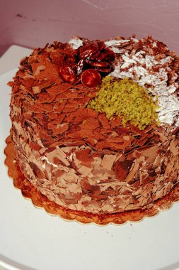 Masada lezzetli bir pasta var.