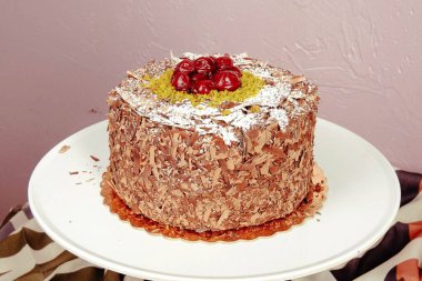 Masada lezzetli bir pasta var.