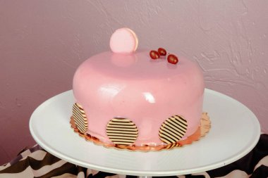 Masada lezzetli bir pasta var.