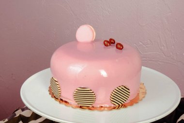 Masada lezzetli bir pasta var.