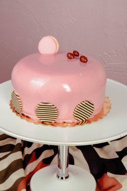 Masada lezzetli bir pasta var.