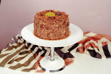 Masada lezzetli bir pasta var.