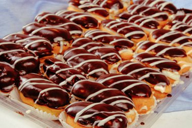 Masada lezzetli bir pasta var.