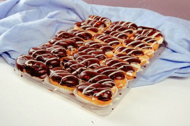 Masada lezzetli bir pasta var.