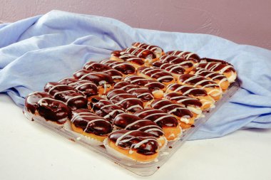 Masada lezzetli bir pasta var.