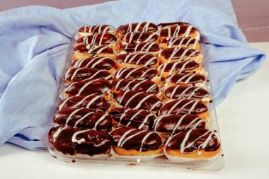 Masada lezzetli bir pasta var.