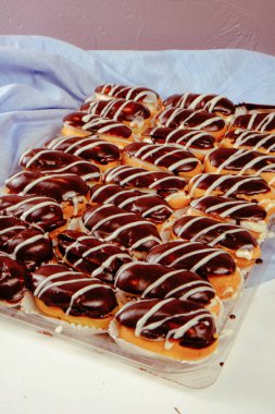 Masada lezzetli bir pasta var.