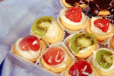 Masada lezzetli bir pasta var.