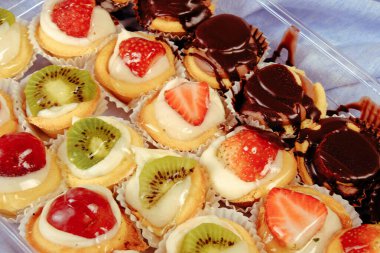 Masada lezzetli bir pasta var.