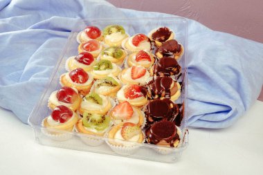 Masada lezzetli bir pasta var.