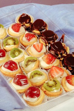 Masada lezzetli bir pasta var.