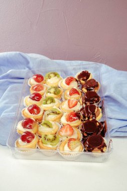 Masada lezzetli bir pasta var.