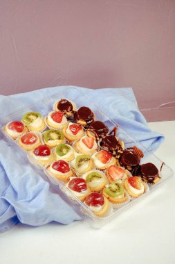 Masada lezzetli bir pasta var.