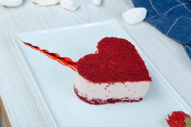 Masada lezzetli bir pasta var.