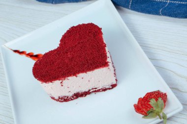 Masada lezzetli bir pasta var.