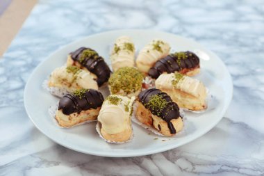 Masada lezzetli bir pasta var.