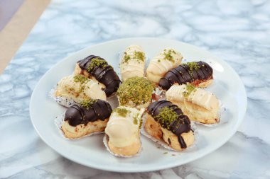 Masada lezzetli bir pasta var.