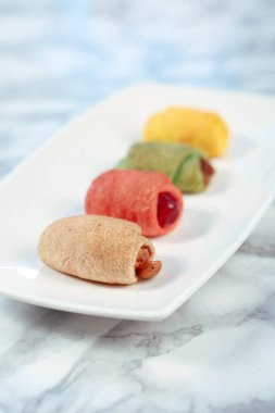 Masada lezzetli bir pasta var.