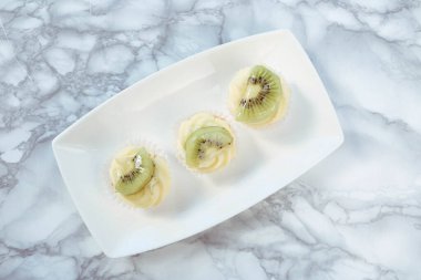 Masada lezzetli bir pasta var.