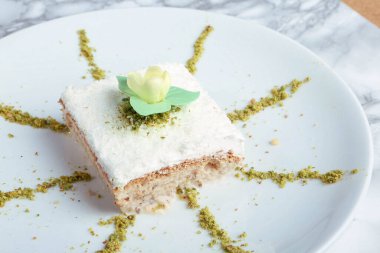 Masada lezzetli bir pasta var.