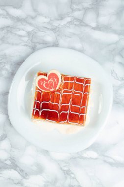 Masada lezzetli bir pasta var.