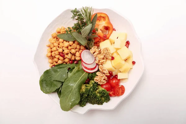 Taze salata tabağı ile karışık yeşillik