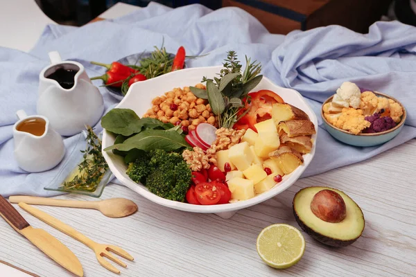 Prato Salada Fresca Com Verduras Misturadas — Fotografia de Stock