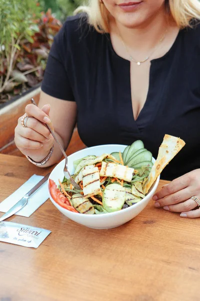 Prato Salada Fresca Com Verduras Misturadas — Fotografia de Stock