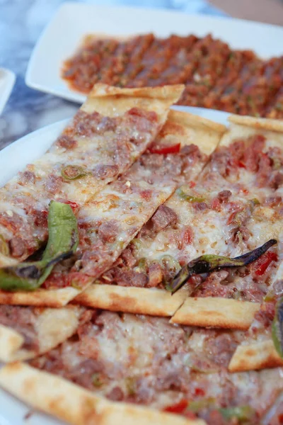 Pide Prato Assado Turco Tradicional Pide Pizza Turca Aperitivos Oriente — Fotografia de Stock