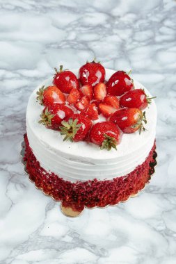 Masada lezzetli bir pasta var.