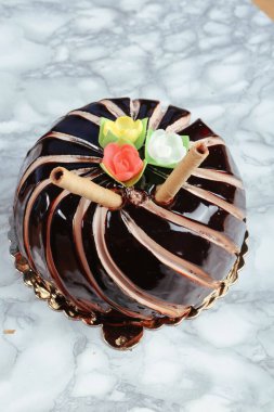 Masada lezzetli bir pasta var.