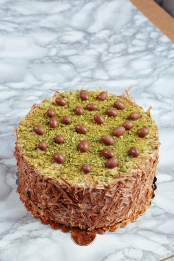 Masada lezzetli bir pasta var.