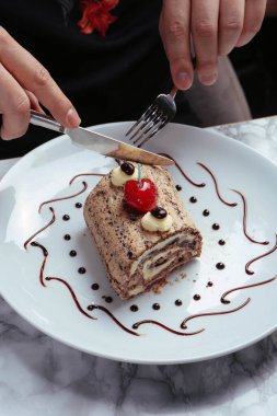 Masada lezzetli bir pasta var.