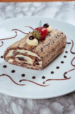 Masada lezzetli bir pasta var.