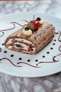 Masada lezzetli bir pasta var.