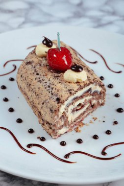 Masada lezzetli bir pasta var.