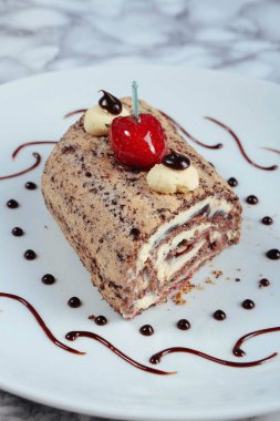 Masada lezzetli bir pasta var.