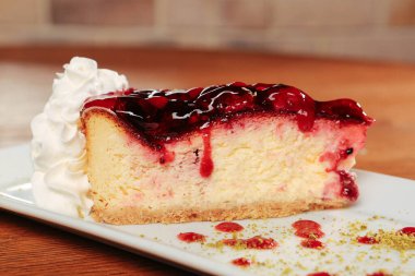 Masada lezzetli bir pasta var.