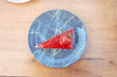 Masada lezzetli bir pasta var.