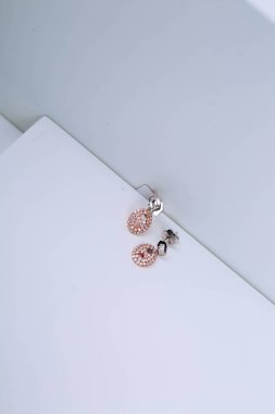 Elmas Mücevherler ve Moda Mücevherleri