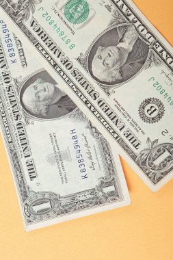 Bir sürü nakit bize dolar