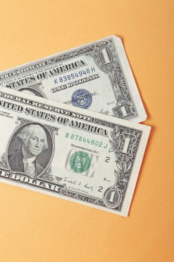 Bir sürü nakit bize dolar